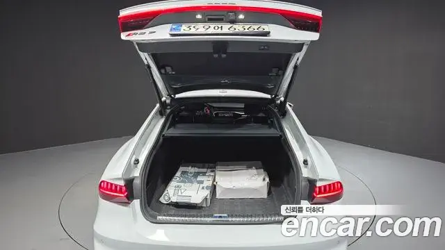 Audi A7 2021 — Photo 22/36