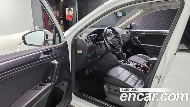 Volkswagen Tiguan Allspace 2018 — ფოტო 19/20