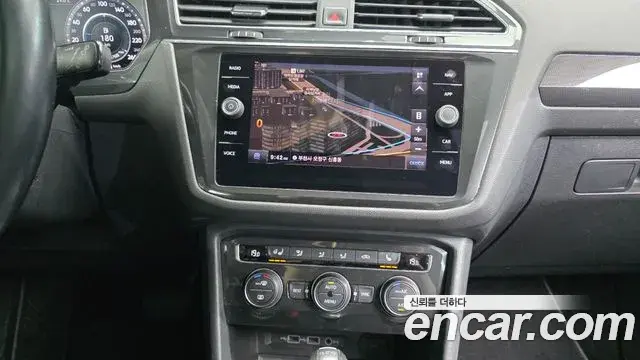 Volkswagen Tiguan Allspace 2018 — ფოტო 6/20