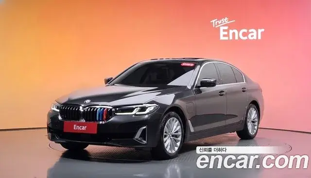 BMW 5 Series 2021 — Фото 1/20