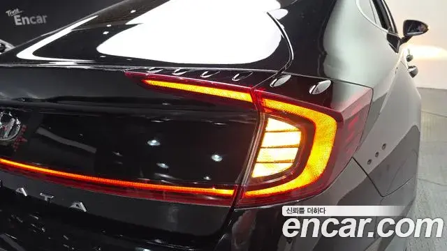 Hyundai Sonata Hybrid 2022 — ფოტო 16/30