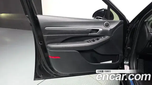 Hyundai Sonata Hybrid 2022 — ფოტო 8/30