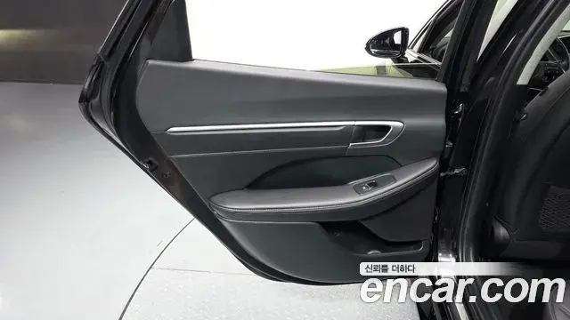 Hyundai Sonata Hybrid 2022 — ფოტო 9/30
