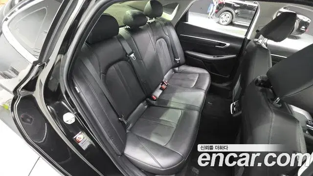 Hyundai Sonata Hybrid 2022 — ფოტო 19/30