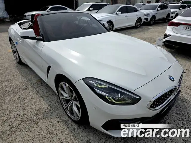 BMW Z4 2021 — Фото 2/20