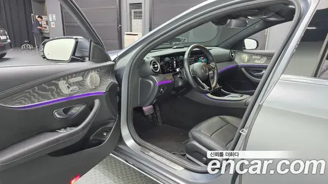 Mercedes-Benz E-Class 2022 — Фото 10/20