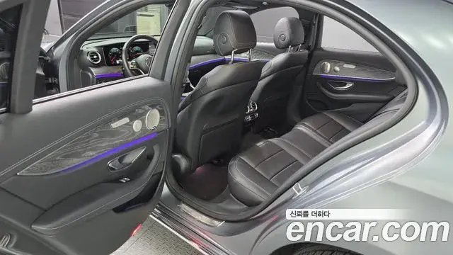 Mercedes-Benz E-Class 2022 — Фото 11/20