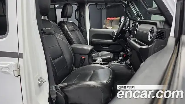 Jeep Wrangler 2020 — Фото 11/20
