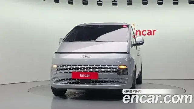 Hyundai Staria 2024 — Photo 7/20