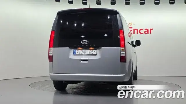 Hyundai Staria 2024 — Photo 1/20