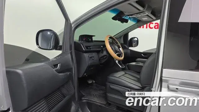 Hyundai Staria 2024 — Photo 19/20