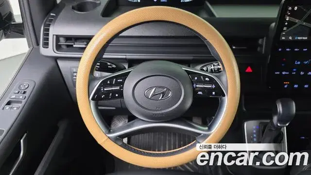 Hyundai Staria 2024 — Photo 4/20