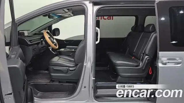 Hyundai Staria 2024 — Photo 14/20