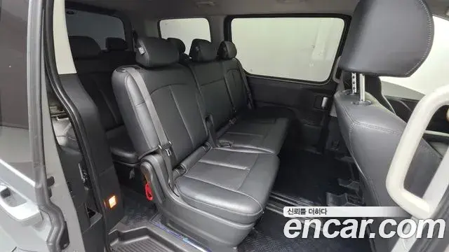 Hyundai Staria 2024 — Photo 3/20