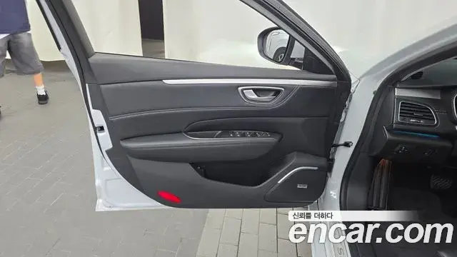 Renault Samsung SM6 2022 — ფოტო 30/33