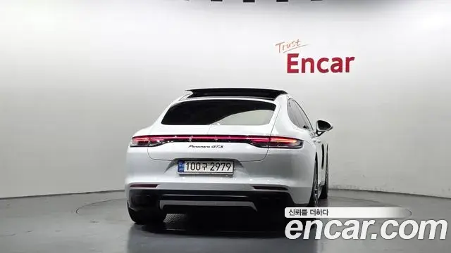 Porsche Panamera 2021 — Фото 4/20