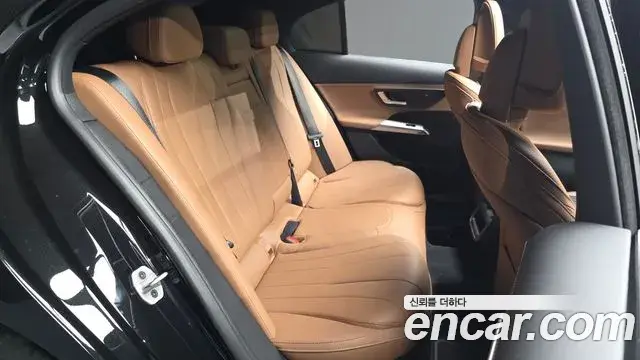 Mercedes-Benz E-Class 2025 — Фото 11/20