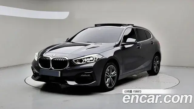 BMW 1 Series 2022 — Фото 9/20