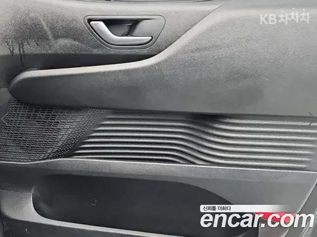 Hyundai Staria 2025 — Фото 18/20
