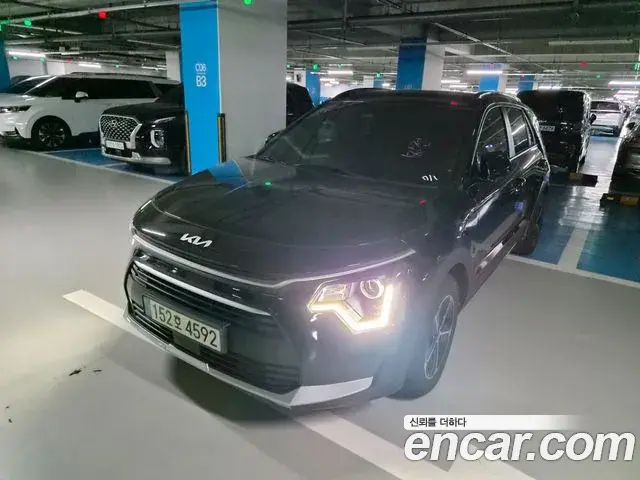 Kia Niro 2022 — Photo 1/9