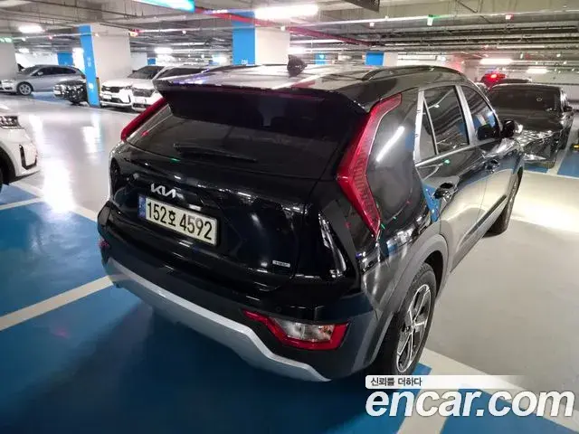 Kia Niro 2022 — Photo 2/9
