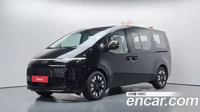 Hyundai Staria 2025 — Фото 1/20