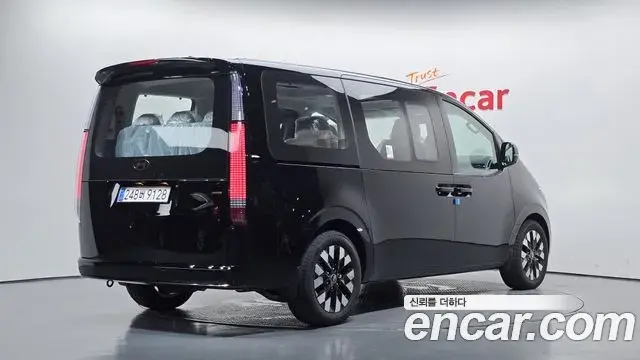 Hyundai Staria 2025 — Фото 2/20