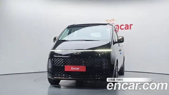 Hyundai Staria 2025 — Фото 3/20