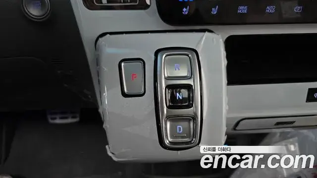 Hyundai Staria 2025 — Фото 9/20