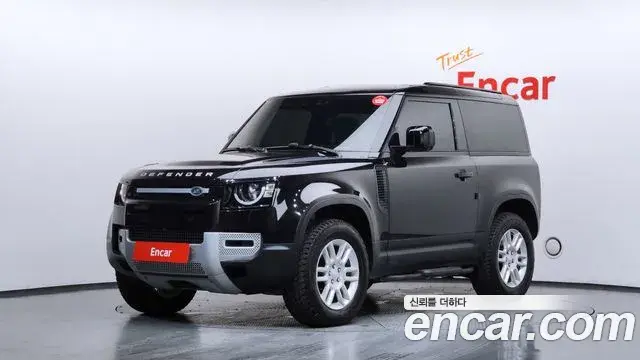 Land Rover Defender 2022 — Фото 1/20