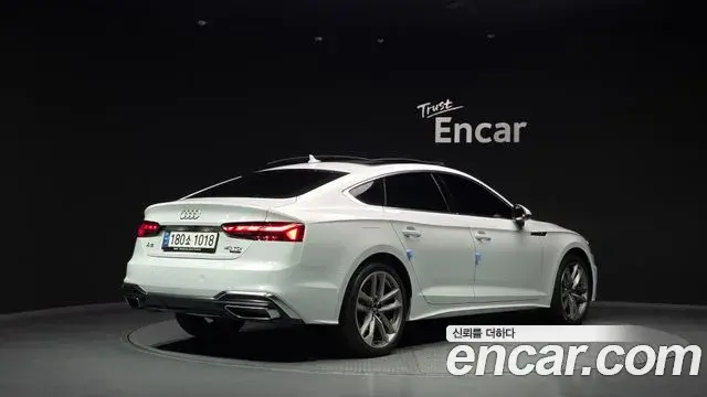 Audi A5 2020 — Фото 1/20