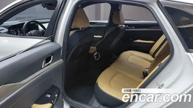 Kia K5 2021 — Photo 17/29