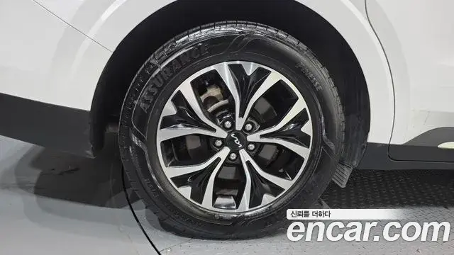 Kia Carnival 2022 — Фото 5/20