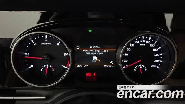 Kia Carnival 2022 — Фото 8/20