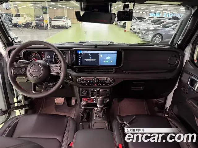 Jeep Wrangler 2024 — Фото 18/20