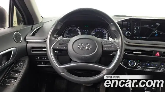 Hyundai Sonata 2020 — Фото 13/20