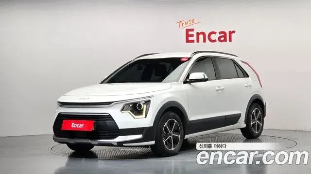 Kia Niro 2022 — Фото 1/20