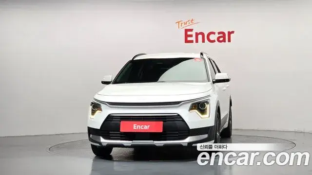 Kia Niro 2022 — Фото 3/20