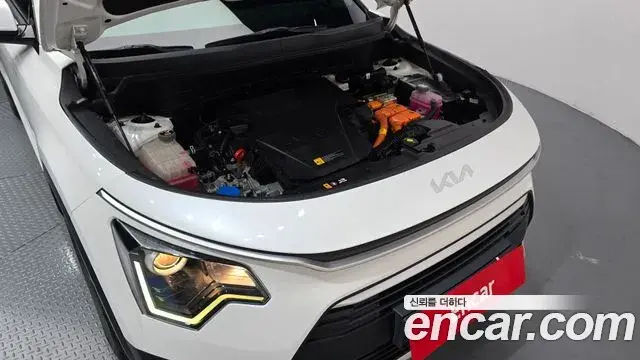 Kia Niro 2022 — Фото 6/20