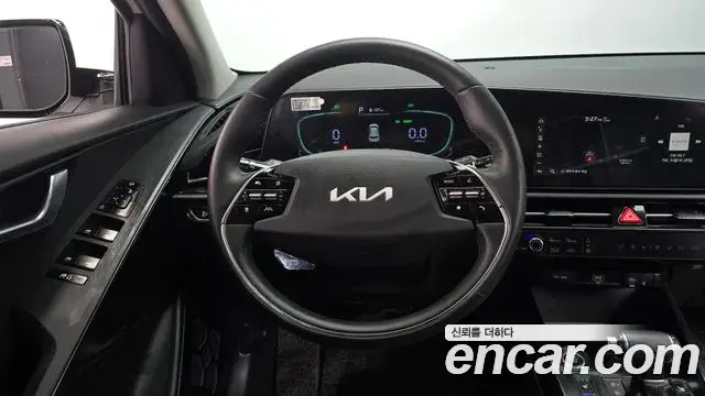 Kia Niro 2022 — Фото 13/20