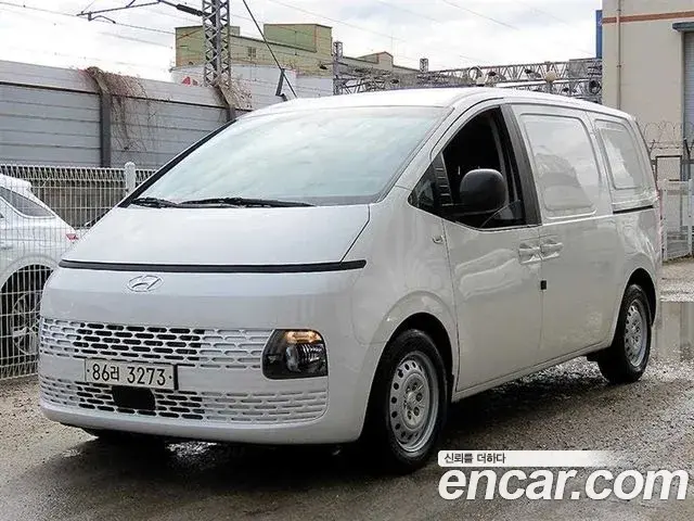 Hyundai Staria 2021 — Фото 1/18