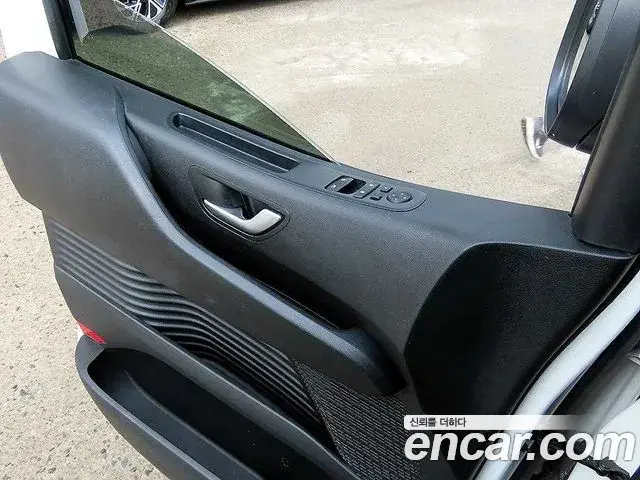 Hyundai Staria 2021 — Фото 10/18