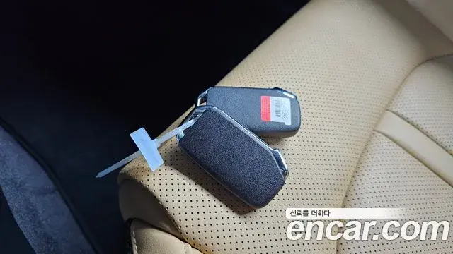 Kia K5 2023 — Şəkil 30/31