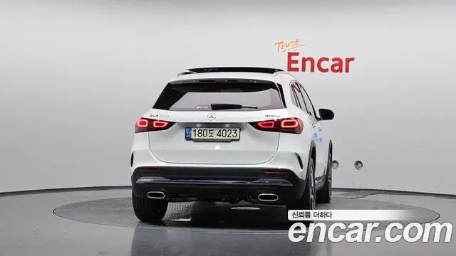 Mercedes-Benz GLA-Class 2022 — Фото 3/20