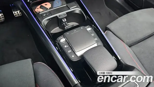 Mercedes-Benz GLA-Class 2022 — Фото 15/20