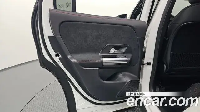 Mercedes-Benz GLA-Class 2022 — Фото 20/20