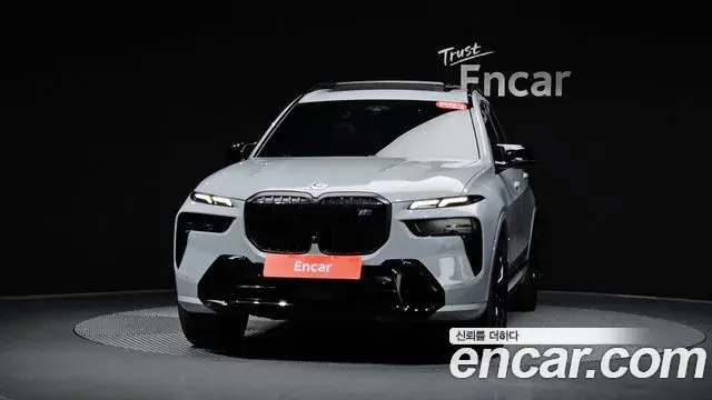 BMW X7 2023 — Фото 3/20