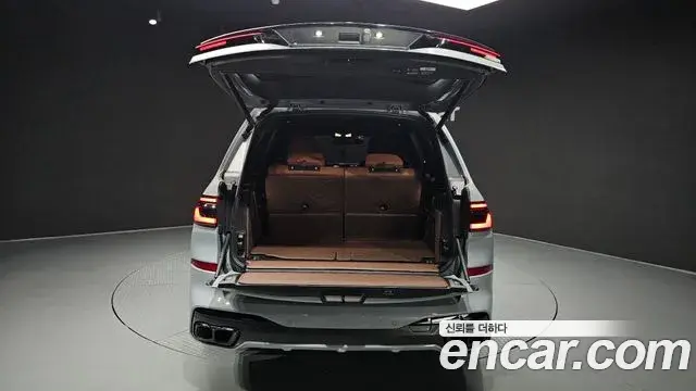 BMW X7 2023 — Фото 20/20
