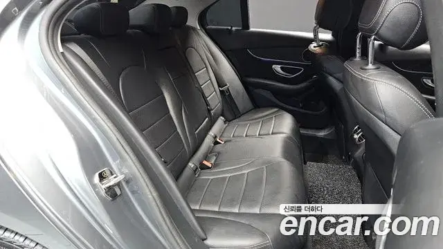 Mercedes-Benz C-Class 2019 — Фото 11/20