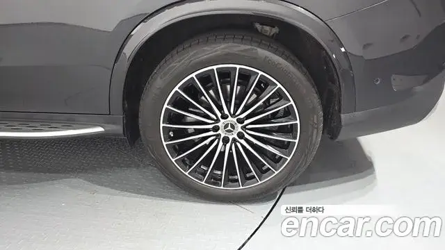 Mercedes-Benz GLC-Class 2024 — Photo 10/20